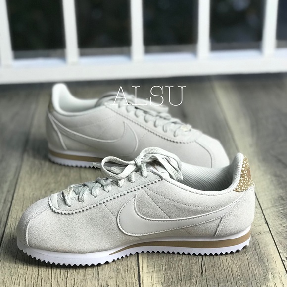 NWTNike Classic Cortez Prem Light Bone WMNS - Picture 6 of 8